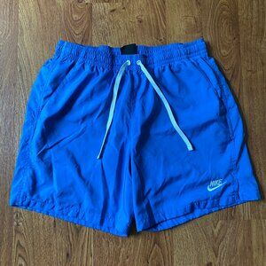 Men's Large Nike Woven Shorts - Blue (Pre-Owned, Small Hole on Front Left)